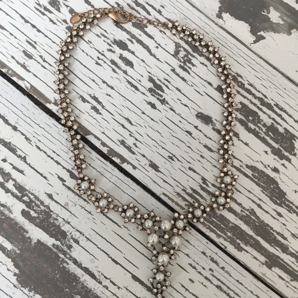 Elegant evening statement necklace with pearls - Picture 4 of 5